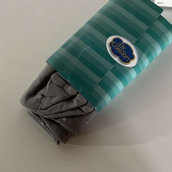 Rejuva 15-20mmHg sheer dot knee high compression stockings in ash grey small - Picture 5 of 6